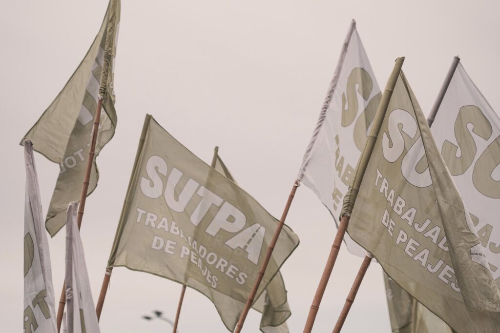 LEVANTAN BARRERAS EN PEAJES CONTRA 500 DESPIDOS Y LA SITUACIÓN DE CORREDORES VIALES
