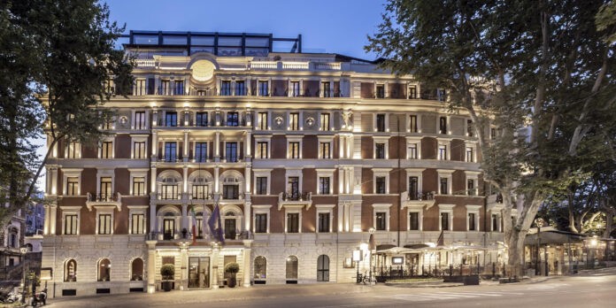 EL HOTEL DONDE SE ALOJÓ MILEI CUESTA $1,1 MILLÓN POR NOCHE