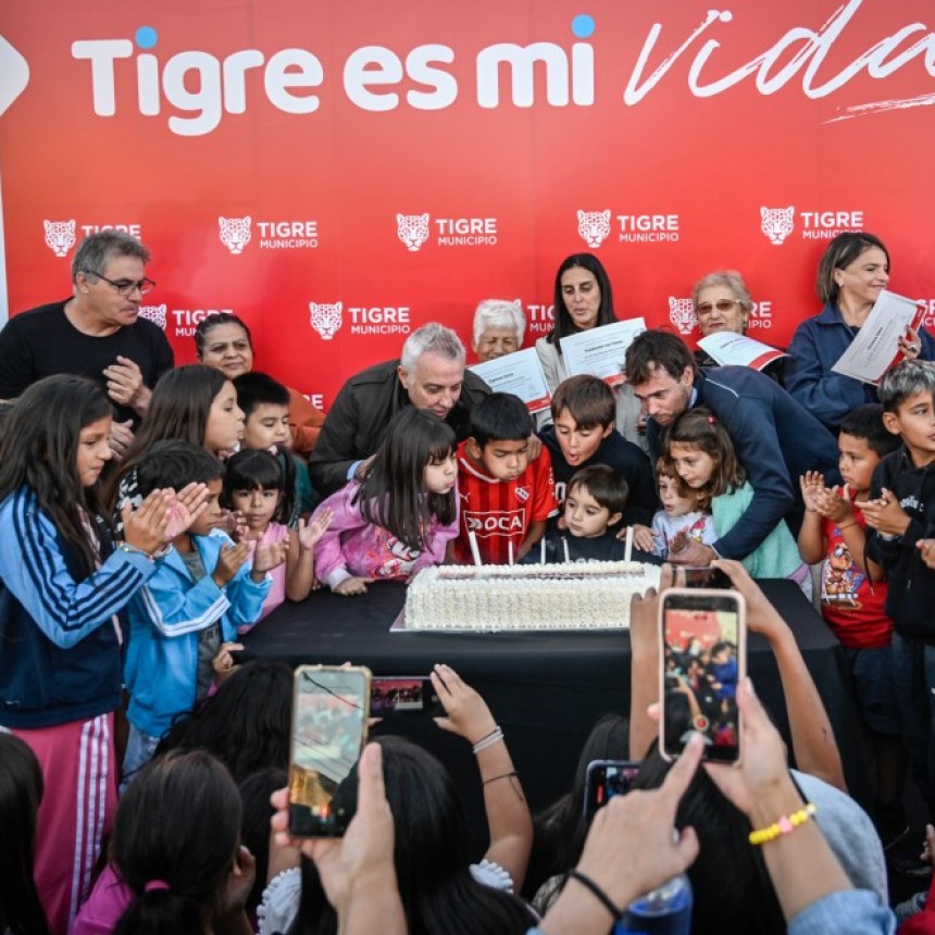 JULIO ZAMORA ACOMPAÑÓ A LA COMUNIDAD EN EL 82° ANIVERSARIO DEL BARRIO LAS TUNAS