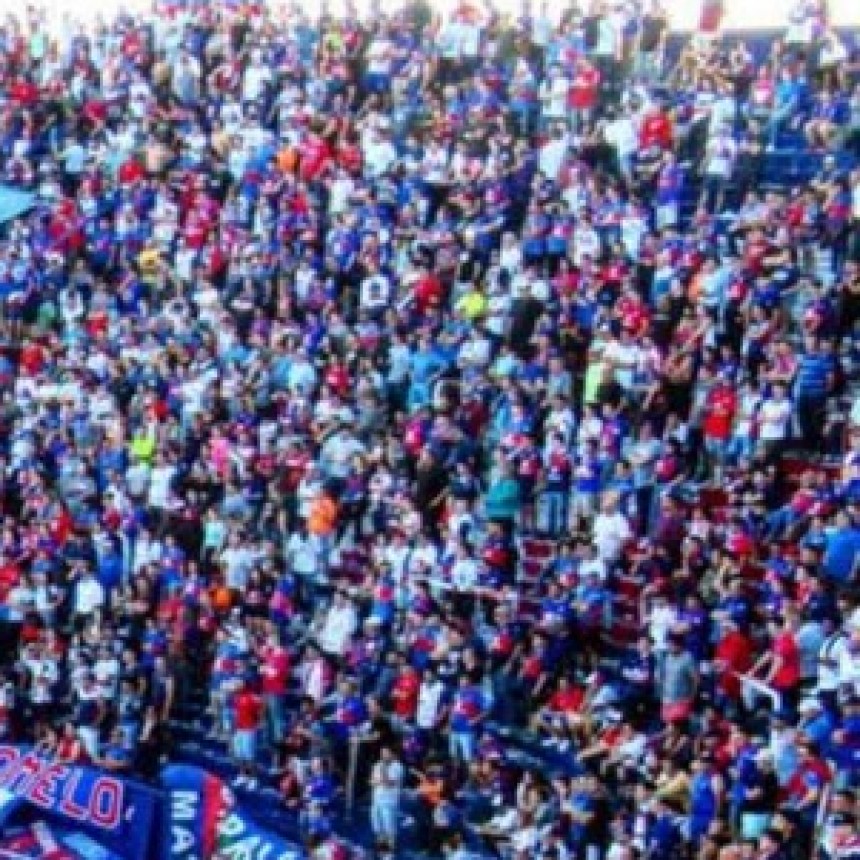 MÁS DE CINCO CUADRAS DE COLA DE HINCHAS DE TIGRE PARA COMPRAR UNA ENTRADA PARA LA FINAL DE LA COPA DE LA SUPERLIGA