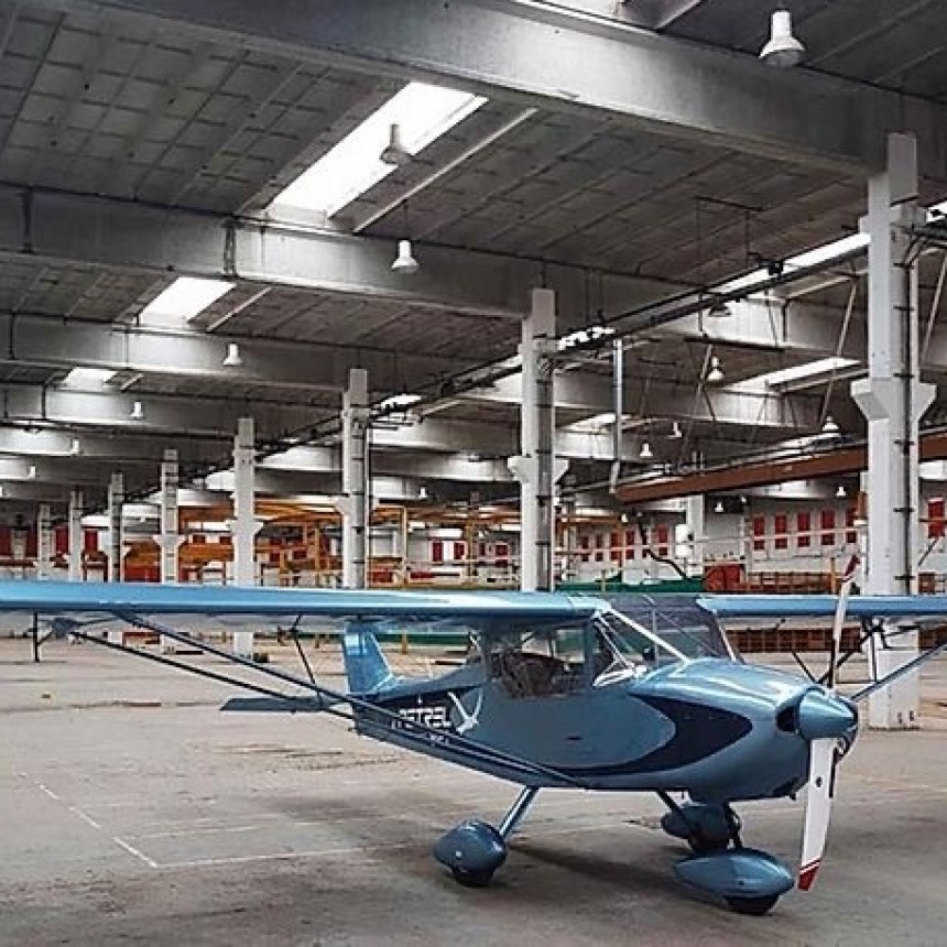 PEDIDO DE UNA FÁBRICA DE AVIONES AL GOBIERNO PARA PODER EVITAR EL CIERRE