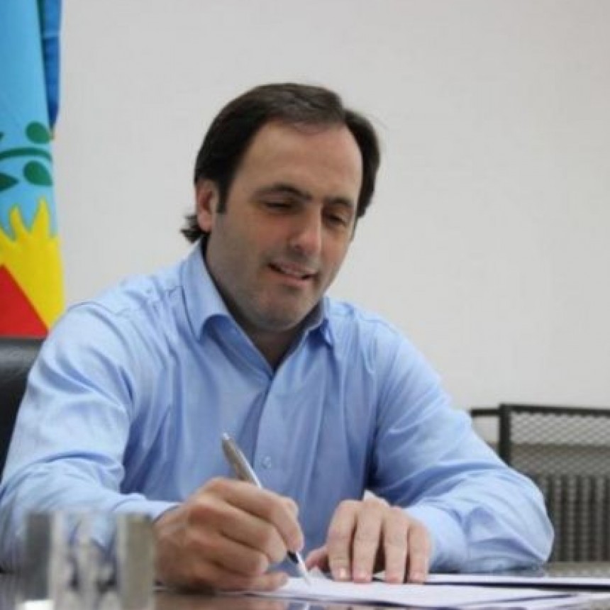 MATÍAS RAPPALLINI INTENDENTE DE MAIPÚ.  VIAJÓ A EE.UU. DE VACACIONES  VOLVIÓ PERO LUEGO NO HIZO EL AISLAMIENTO