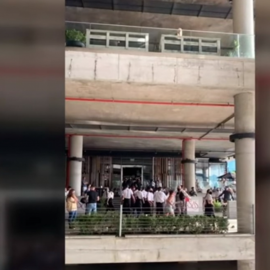 ESCÁNDALO EN EL RESTAURANTE KANSAS DE VICENTE LÓPEZ: LOS CLIENTES SE PELEARON CON LOS MOZOS POR LA CUENTA