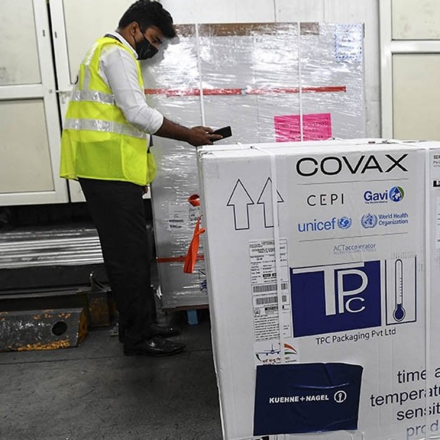 LLEGARON MÁS DE 200 MIL DOSIS DE ASTRAZENECA Y PARTIÓ UN NUEVO VUELO A MOSCÚ