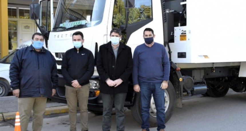 LA MUNICIPALIDAD DE SAN CAYETANO PRESENTÓ EQUIPAMIENTO PARA HIGIENE URBANA