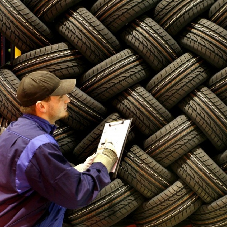 EL GOBIERNO INTIMÓ A FABRICANTES DE NEUMÁTICOS A TRASPARENTAR COSTOS DE PRODUCCIÓN