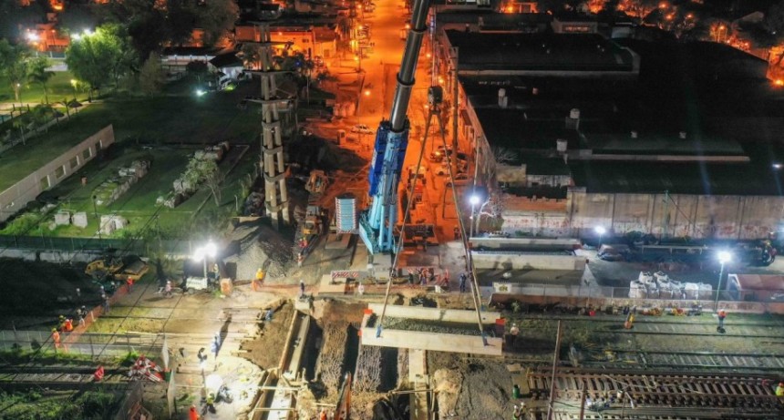 SE MONTARON LOS PUENTES DEL TÚNEL DE LA AV. SOBREMONTE Y COMIENZA LA EXCAVACIÓN