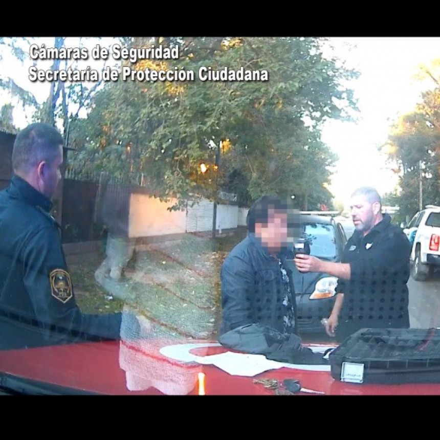 EN TIGRE LAS CÁMARAS LO CAPTARON AGREDIENDO A SU PAREJA Y FUE INTERCEPTADO POR EL COT CUANDO HUÍA 
