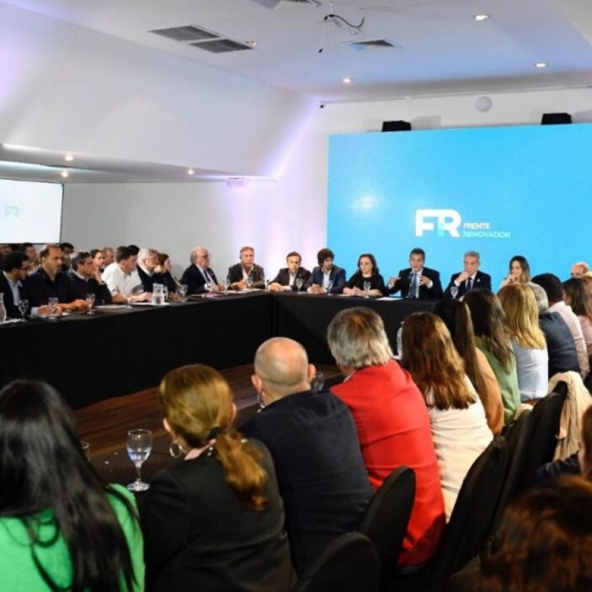 MESA DEL FRENTE RENOVADOR: MASSA PIDIÓ POR UNA ESTRATEGIA ELECTORAL