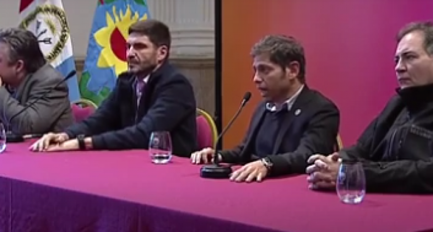 CON EL RADICAL PULLARO AL LADO, KICILLOF DESAFIÓ A MILEI:” NO ES PACTO NI ES DE MAYO”