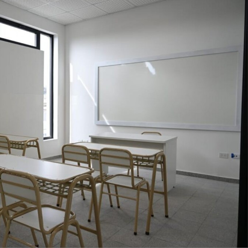 LOS DOCENTES DE LA FEB COMENZARON EL PRIMER PARO DEL SECTOR CONTRA LA ADMINISTRACIÓN DE KICILLOF