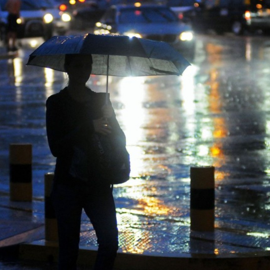 CONTINUAN MÁS DE 10.000 FAMILIAS SIN LUZ EN CAPITAL Y GRAN BUENOS AIRES