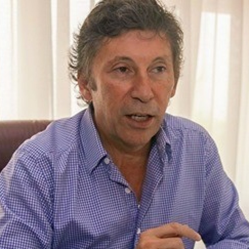 GUSTAVO POSSE  Y UN BOMBAZO: 