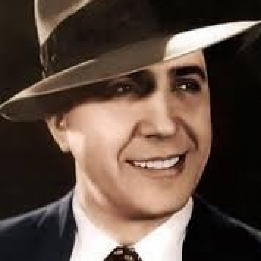 GARDEL CADA DÍA CANTA MEJOR.