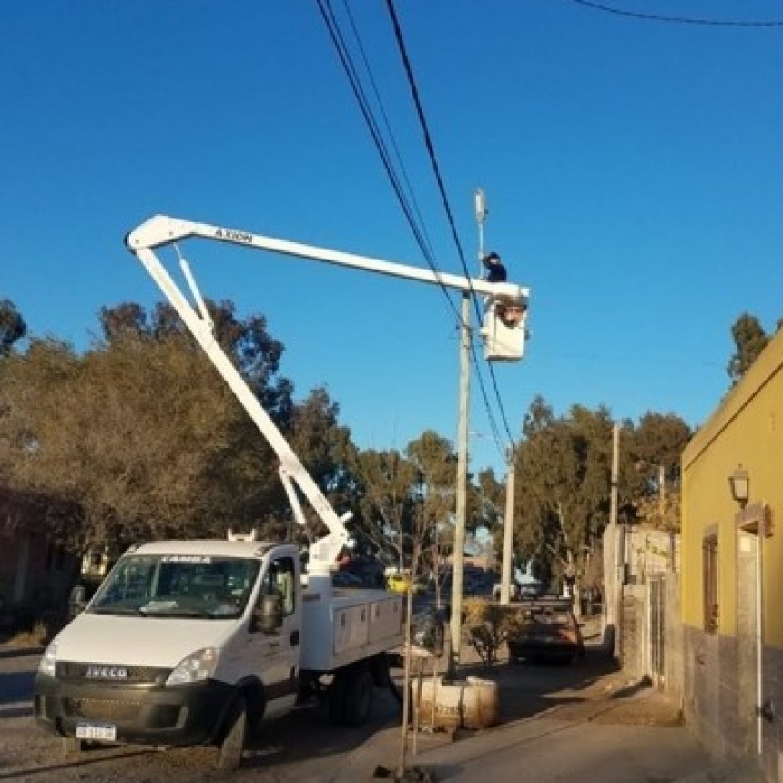 CARMEN DE PATAGONES INICIO UN PLAN RECONVERSION LUMÍNICA En LA CALLE BERTOLONE