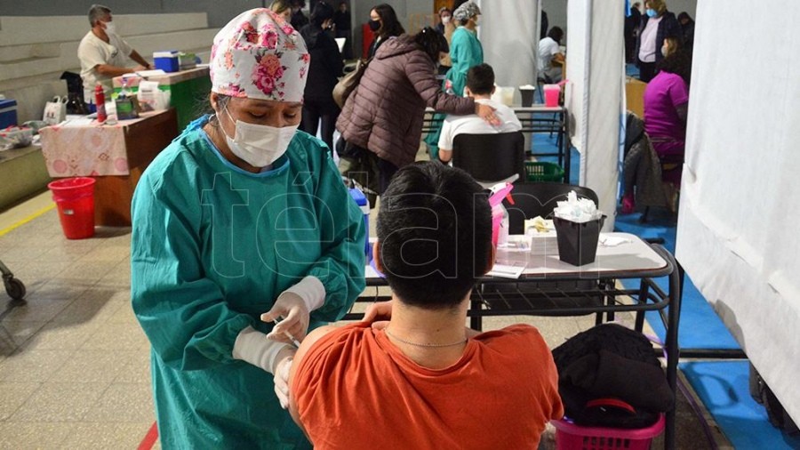 ARRIBARON CASI DOS MILLONES DE DOSIS DE VACUNA ANTICOVID DEL LABORATORIO MODERNA