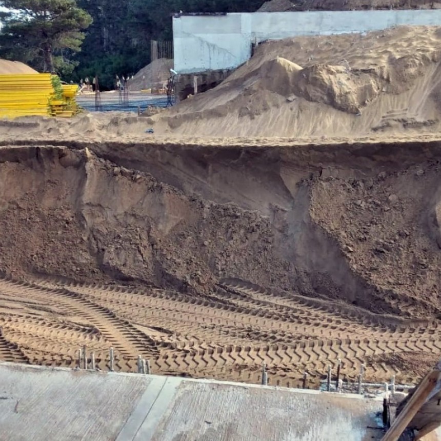 POR AHORA LOS VECINOS DE COSTA ESMERALDA LOGRAN FRENAR EL PROYECTO DE MEGAEDIFICACIÓN EN LA ZONA