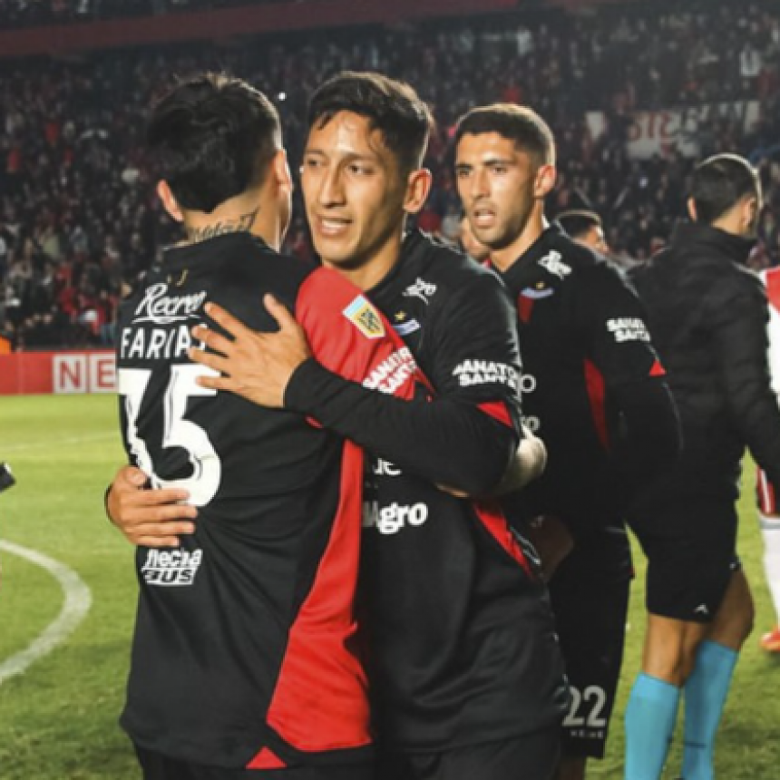 CON UN GOL DE WANCHOPE ÁBILA, COLÓN LE DIO OTRO GOLPE A RIVER EN SANTA FE