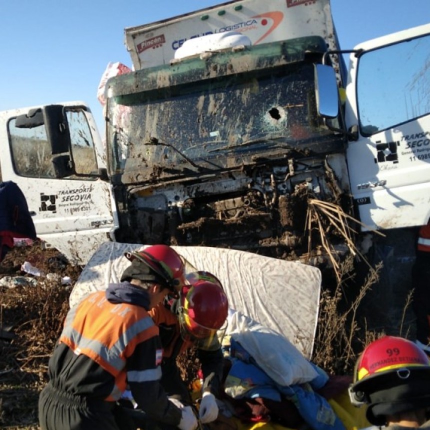 UN CAMIONERO MURIÓ E INVESTIGAN SI SUFRIÓ UN ATAQUE AL QUERER ESCAPAR DE UN PIQUETE PATRONAL DE TRANSPORTE