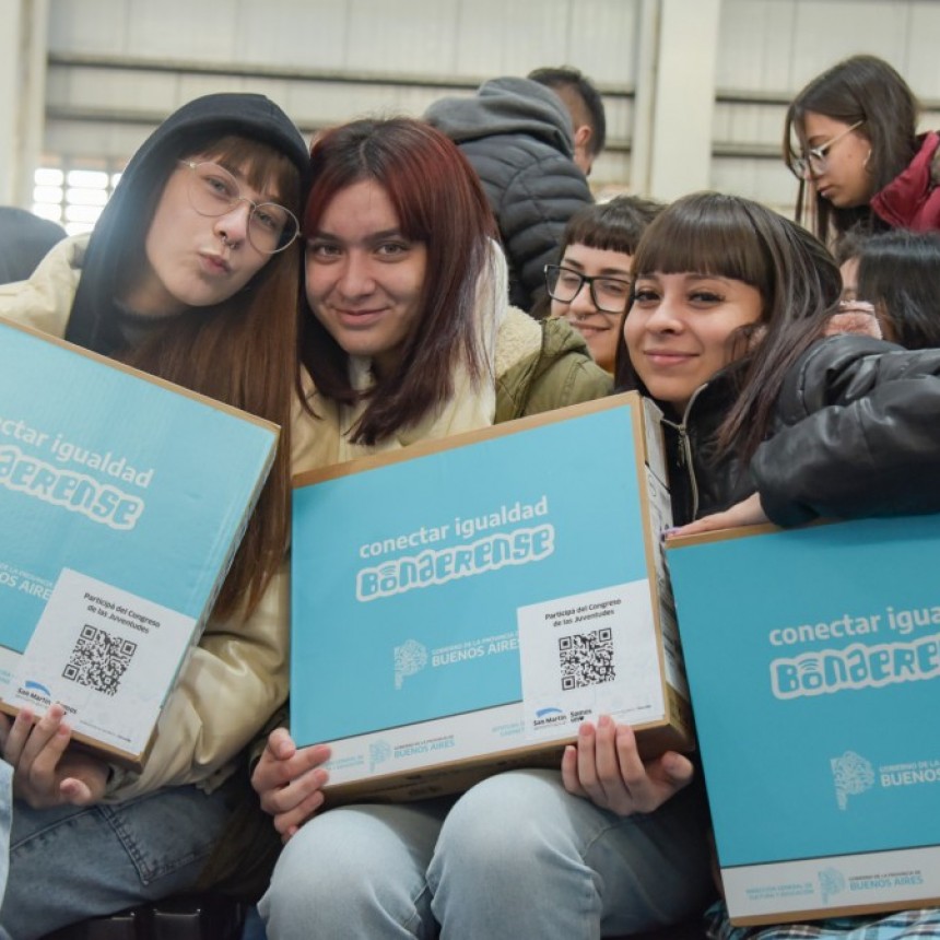 SAN MARTÍN COMPLETÓ LA ENTREGA DE MÁS DE 2.400 NETBOOKS CONECTAR IGUALDAD BONAERENSE