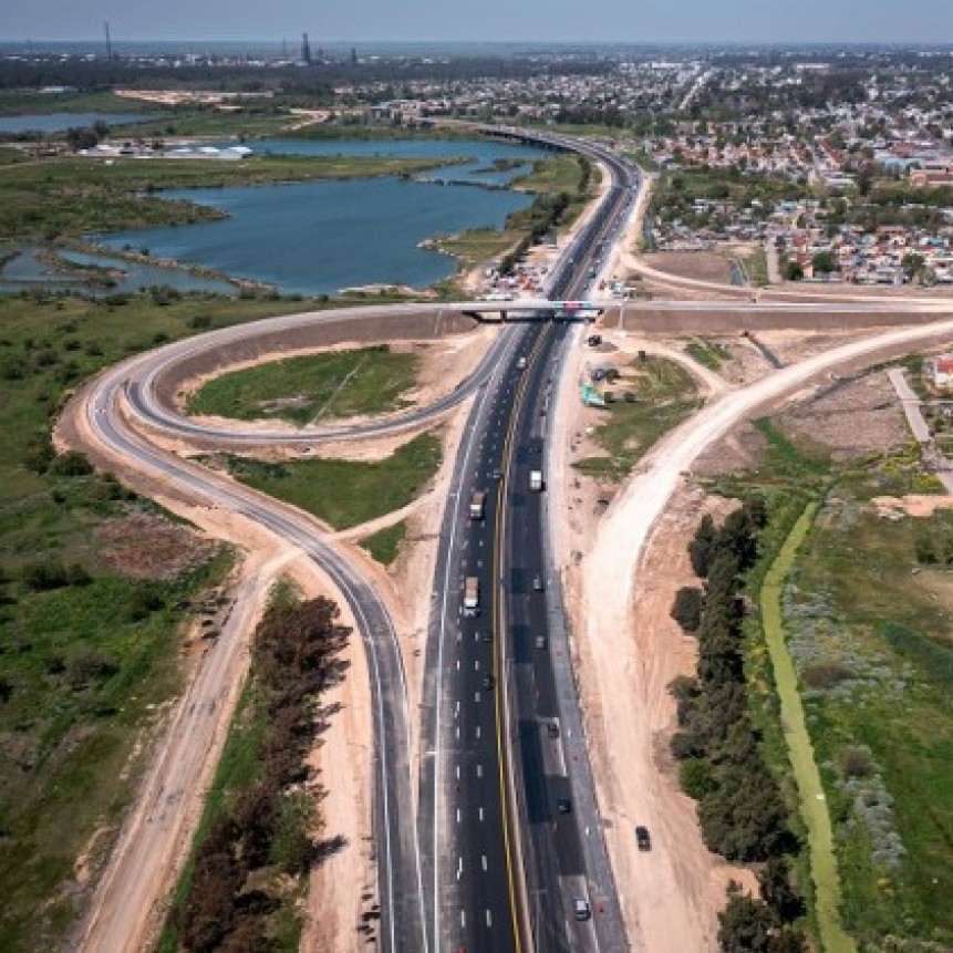 SE LICITARON LAS OBRAS PARA CONECTAR LA AU. LA PLATA - BS. AS CON LA AV. 520