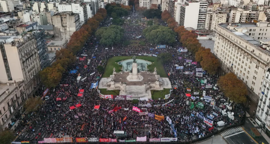 "VIVAS, LIBRES Y DESENDEUDADAS NOS QUEREMOS", UN GRITO MULTITUDINARIO EN TODO EL PA&Iacute;S