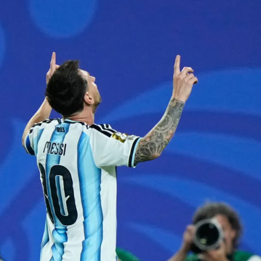 ARGENTINA GOLE&Oacute; A ARGELIA DE LA MANO DE UN MESSI ESTELAR