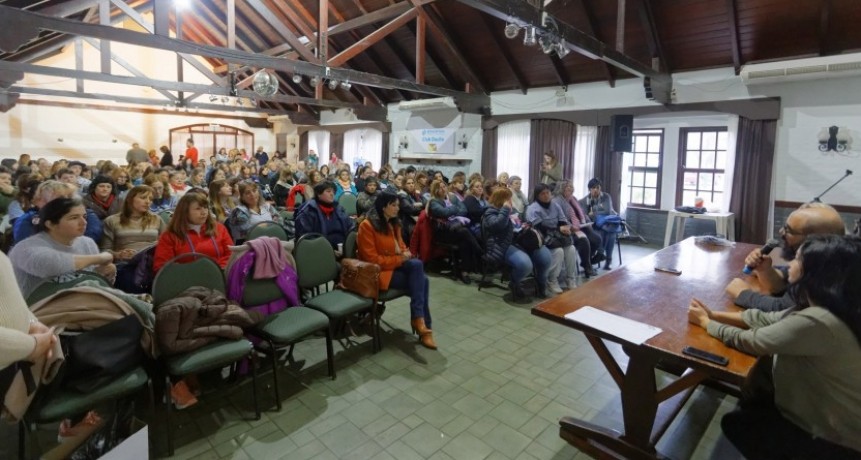 BERAZATEGUI AVANZA CON CAPACITACIONES PARA LLEVAR MÁS “KIOSCOS SALUDABLES” A LAS ESCUELAS