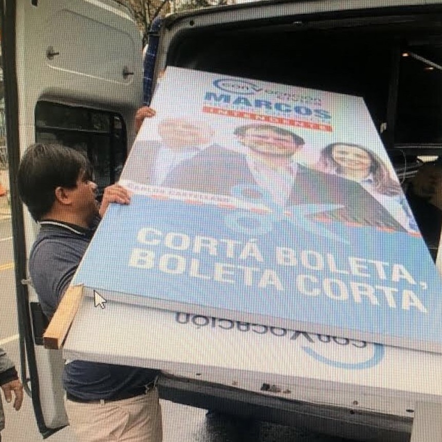 EL VECINALISMO DENUNCIA A POSSE DE ENVÍAR A FUNCIONARIOS MUNICIPALES A SECUESTRAR CARTELES DE MARCOS HILDING OHLSSON Y CARLOS CASTELLANO