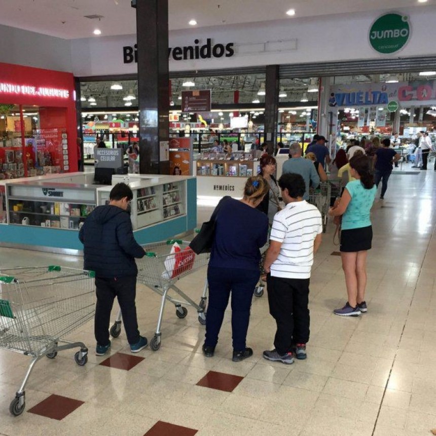 PIDEN QUE LOS SUPERMERCADOS SÓLO VENDAN ALIMENTOS Y PRODUCTOS ESENCIALES