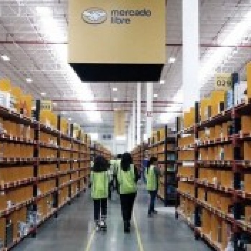 MERCADO LIBRE REANUDÓ LA ENTREGA DE 200.000 PAQUETES ACUMULADOS TRAS EL BLOQUEO DE CAMIONEROS