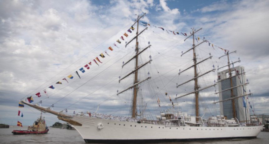 LA FRAGATA LIBERTAD ARRIBA A MAR DEL PLATA
