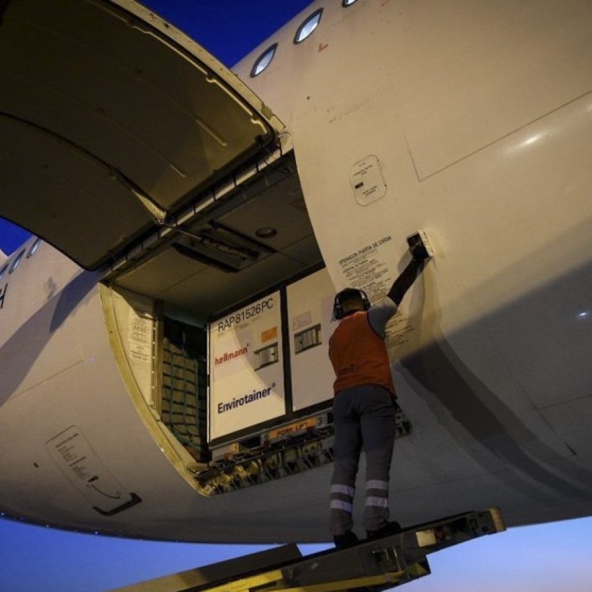 LLEGARON CASI 800 MIL DOSIS DE VACUNAS SINOPHARM Y SE ESPERAN 8 MILLONES EN UN MES