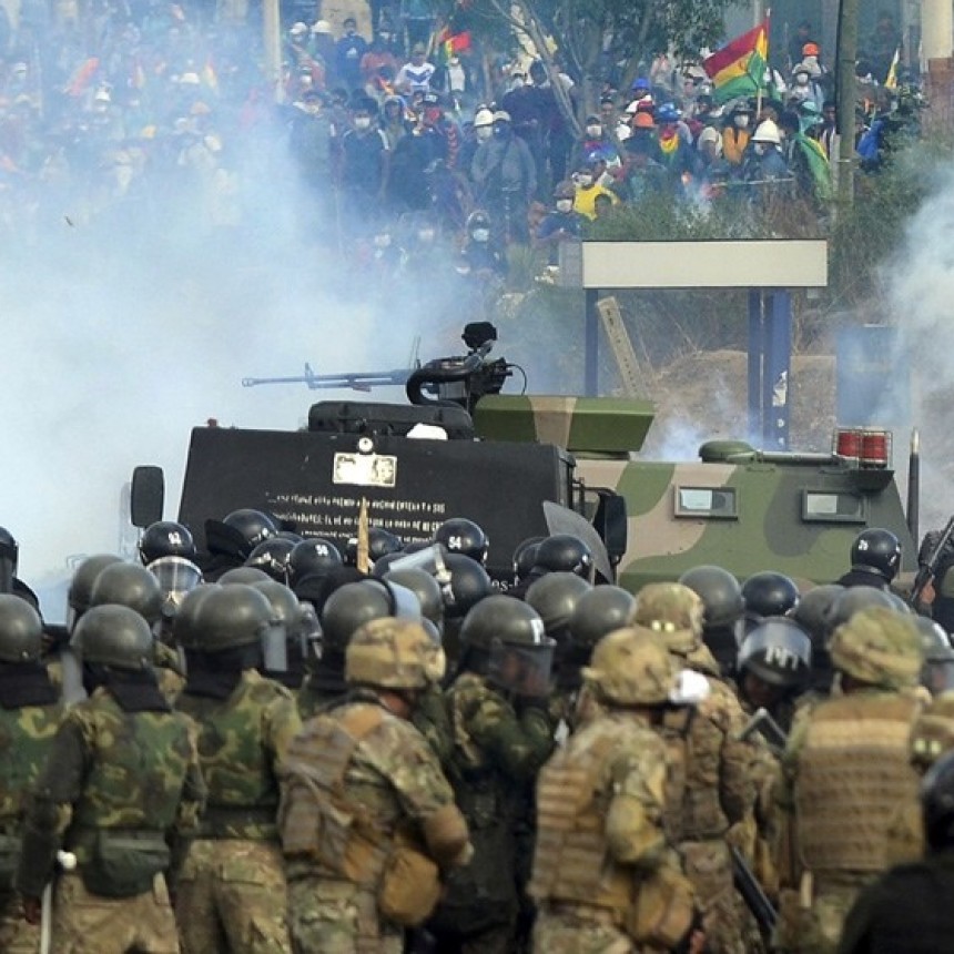MACRI ENVIÓ ARMAS AL RÉGIMEN DE ÁÑEZ PARA REPRIMIR LA PROTESTA SOCIAL EN BOLIVIA