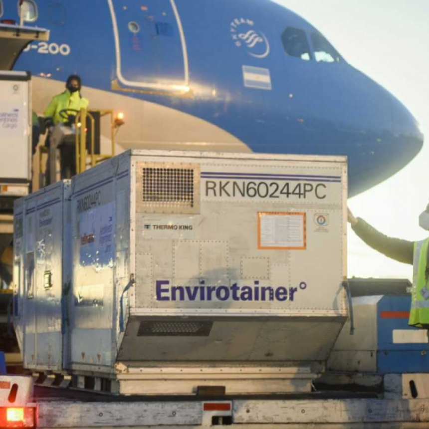 LLEGARON OTRAS 768 MIL DOSIS DE SINOPHARM EN EL CUARTO DE LOS DIEZ VUELOS A CHINA PREVISTOS PARA ESTE MES