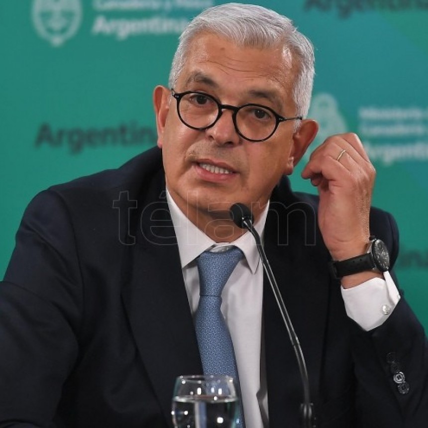 DOMÍNGUEZ: 
