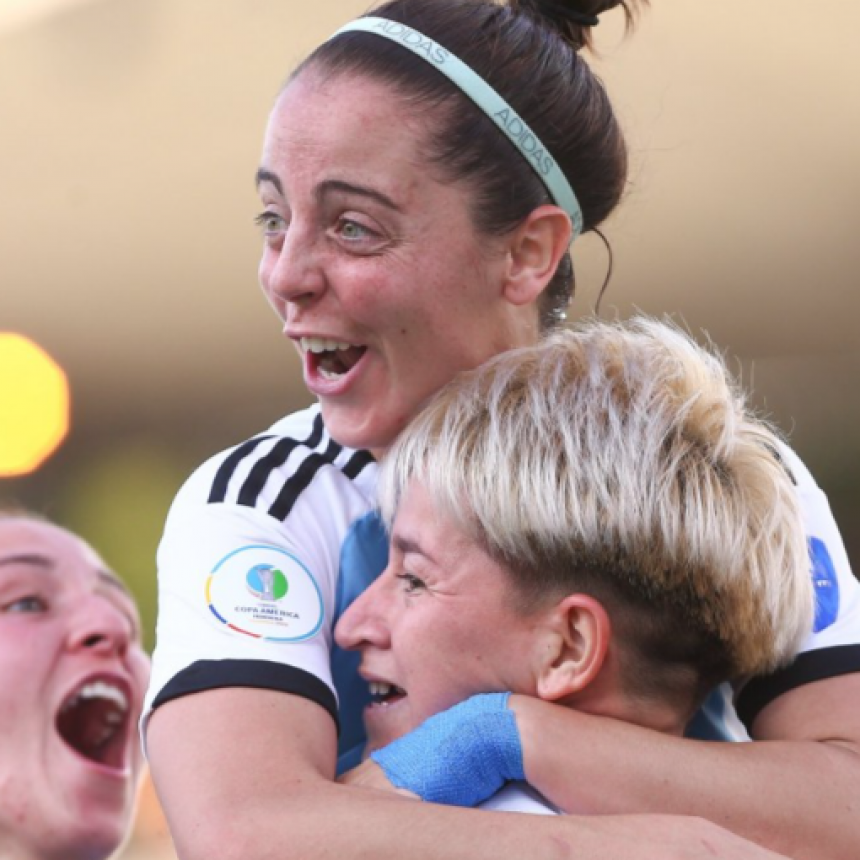 ARGENTINA GOLEÓ A URUGUAY EN EL CLÁSICO DEL RIO DE LA PLATA