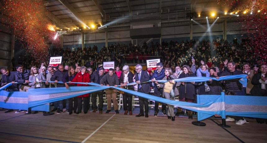 JUNTO A UNA MULTITUD, JULIO ZAMORA INAUGURÓ EL MICROESTADIO MUNICIPAL “INTENDENTE CDOR. RICARDO UBIETO” EN DON TORCUATO