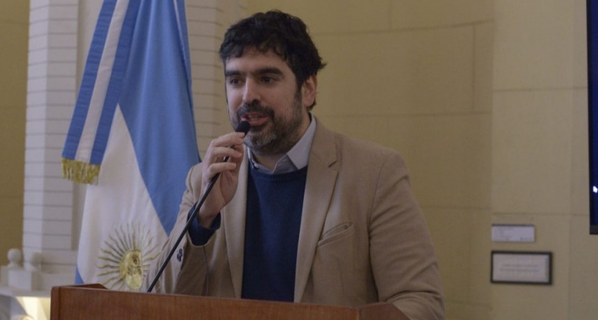 VALDÉS PRESENTÓ UN PROYECTO PARA QUE EL JEFE DE GOBIERNO DE LA CIUDAD SÓLO PUEDA VIAJAR CON AUTORIZACIÓN DE LA LEGISLATURA