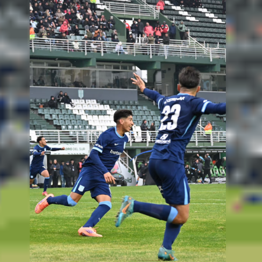 RACING CAMPE&Oacute;N: LE GAN&Oacute; LA FINAL DE RESERVA A RIVER 