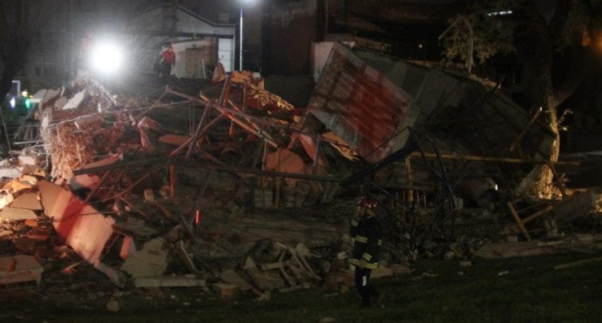 SE DERRUMBÓ UN EDIFICIO EN CONSTRUCCIÓN EN TRES DE FEBRERO