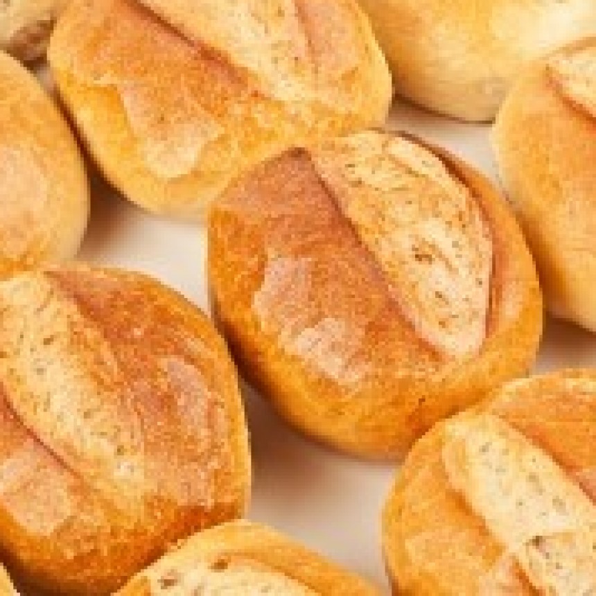 NUEVO MANOTAZO DE AHOGADO DEL GOBIERNO: BAJA TOTAL DEL IVA EN LECHE, PAN, ACEITE, ARROZ Y OTROS ALIMENTOS BÁSICOS