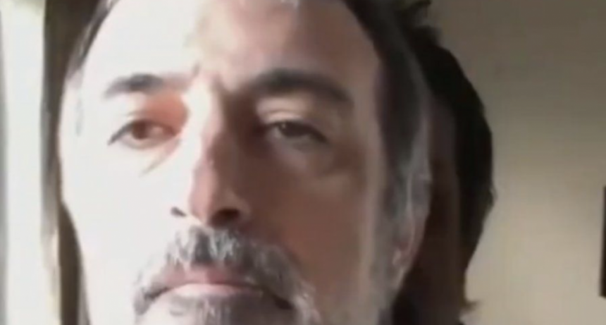 NUEVO PAPEL&Oacute;N DEL SENADOR BULLRICH: DEJ&Oacute; UNA GIGANTOGRAF&Iacute;A SUYA EN EL ZOOM PARA SIMULAR QUE ESTABA PRESENTE