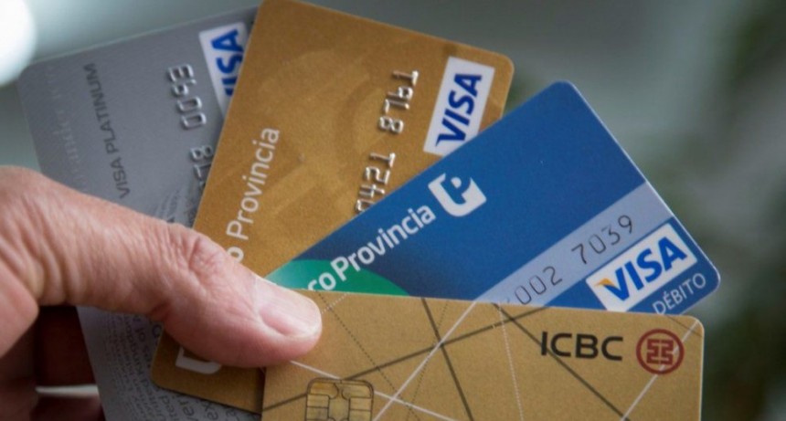 EL SALDO DE LAS TARJETAS DE CRÉDITO A PAGARSE EN SEPTIEMBRE PODRÁ REFINANCIARSE EN UN AÑO