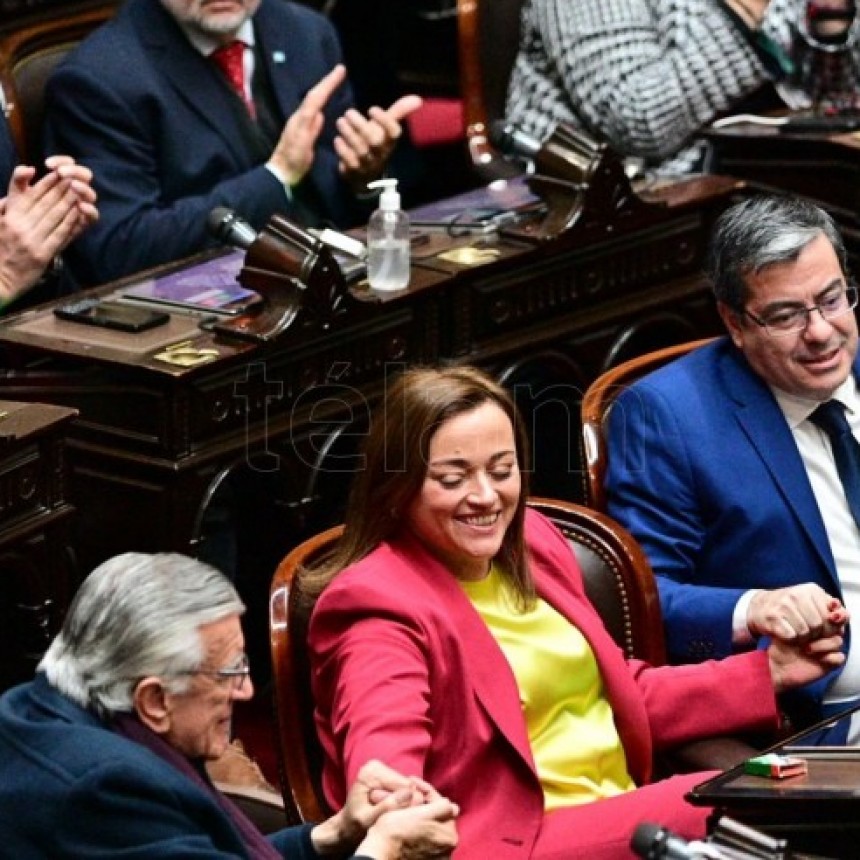CECILIA MOREAU: 