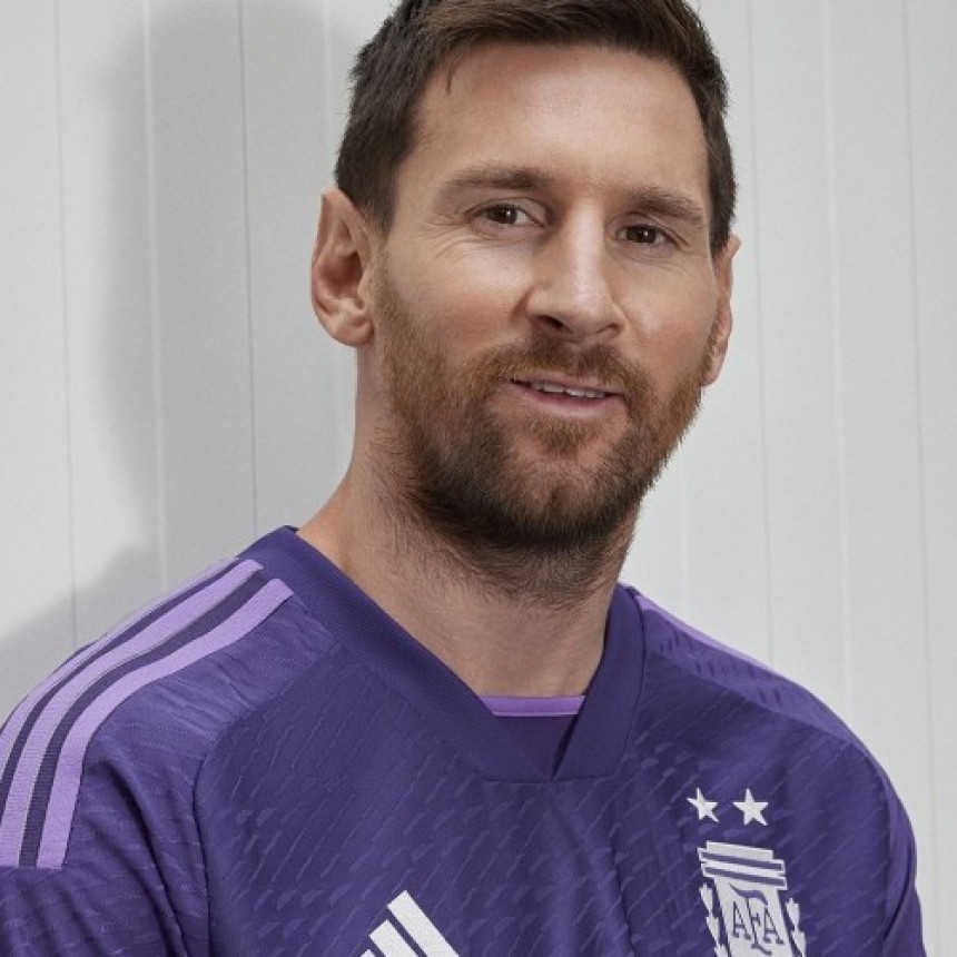 ARGENTINA PRESENTÓ UNA CAMISETA SUPLENTE CON PERSPECTIVA DE GÉNERO PARA EL MUNDIAL