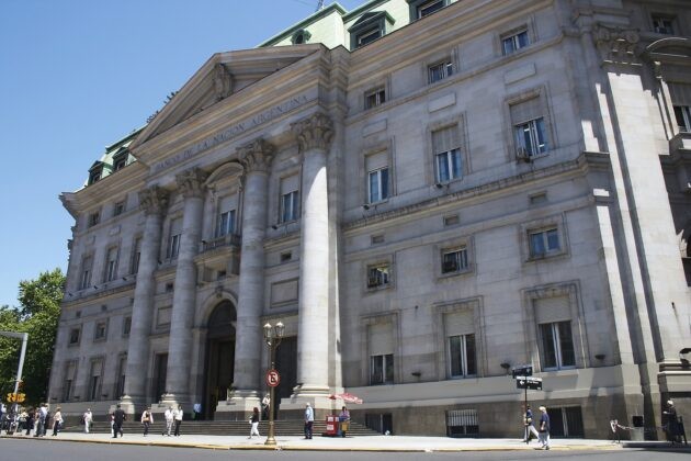 SE DISPARAN OTRA VEZ LA TASAS DE LOS PLAZOS FIJOS: EL RÉCORD DEL BANCO QUE PAGA 45% Y EL RÁNKING COMPLETO