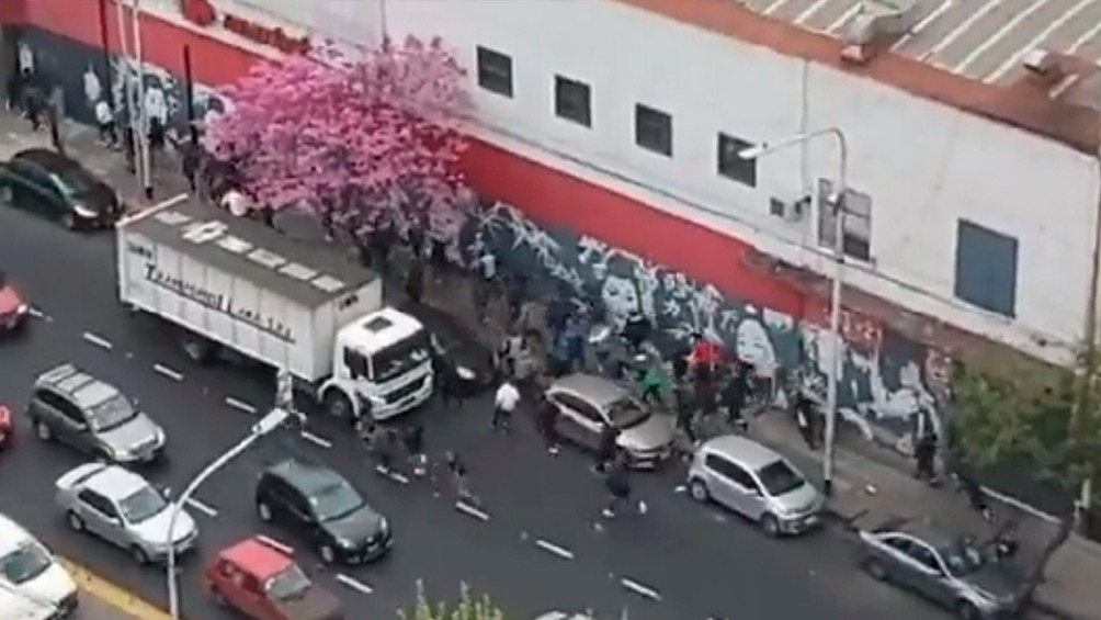 SIGUE LA VIOLENCIA BARRA EN INDEPENDIENTE: CASI 20 DETENIDOS TRAS UN ENFRENTAMIENTO DE DOS FACCIONES