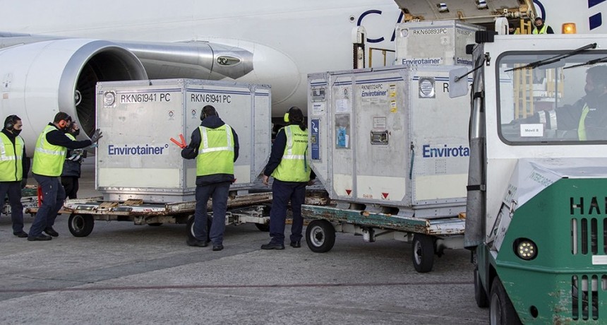 LLEGARON MÁS DE 500 MIL DOSIS DE ASTRAZENECA Y ARGENTINA SUPERÓ LOS 59 MILLONES DE VACUNAS RECIBIDAS