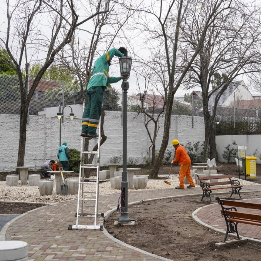 VICENTE LÓPEZ CONTINÚA CON LA RENOVACIÓN EN DISTINTAS PLAZAS